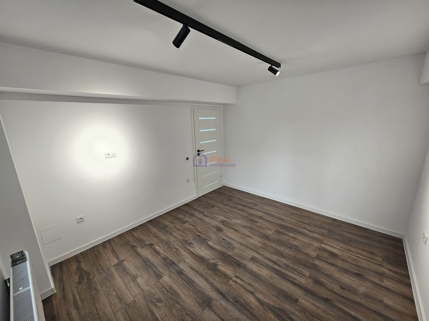 Apartament cu 3 camere si terasa, LA CHEIE 112 mp utili, zona Turnisor - Poză 8