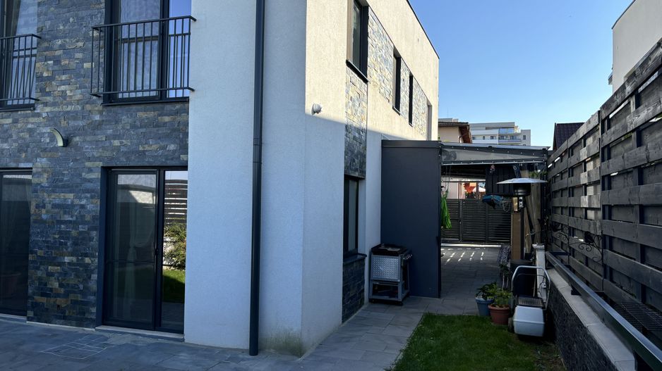 Casa cu Gradina in  Europa, cu 2 Parcari - Poză 2