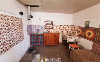 VÂND CASĂ CU CURTE ȘI GRĂDINĂ – COVĂSINȚ, ARAD | UTILITĂȚI RACORDAT - Poză 2