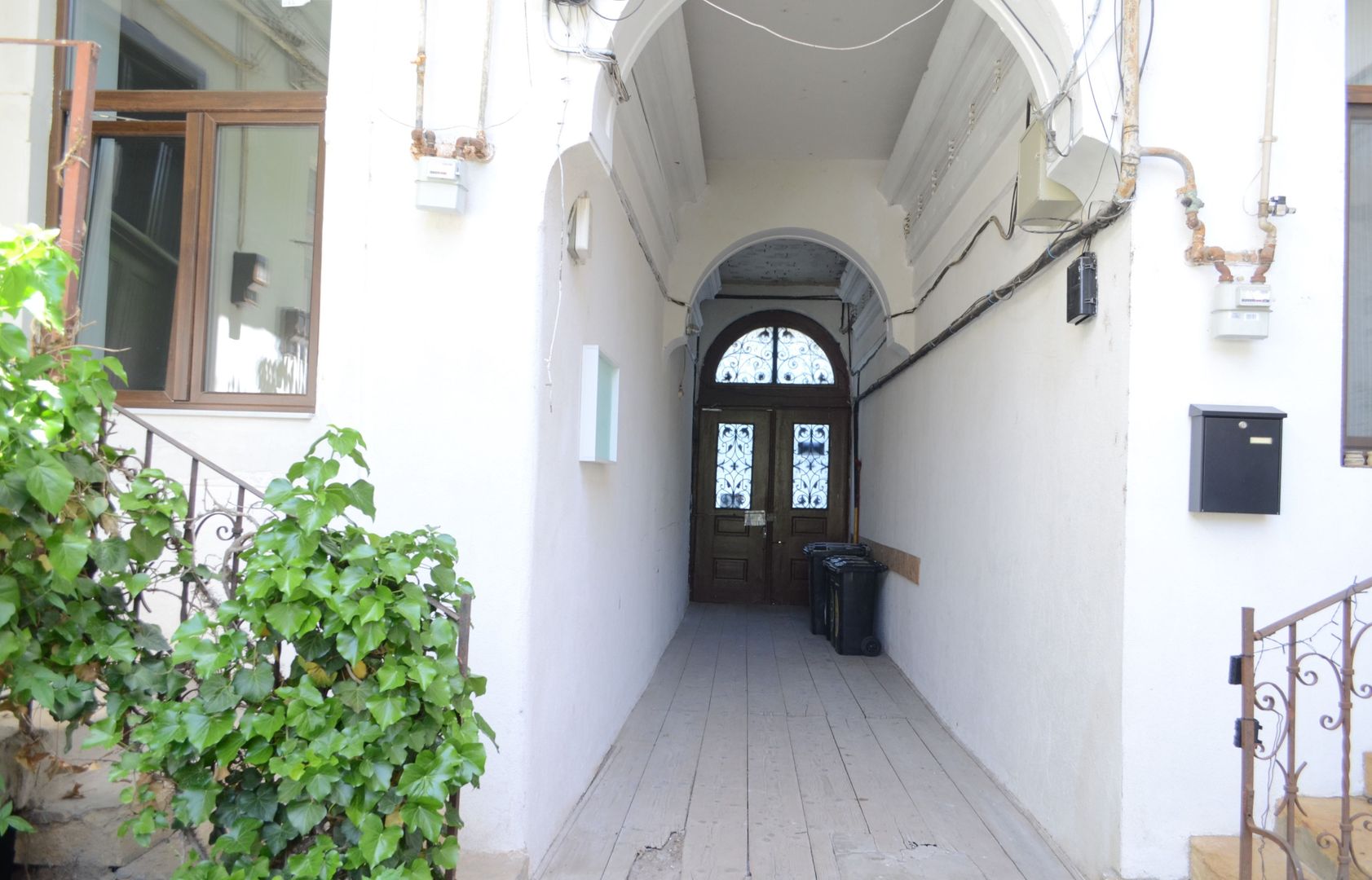 Apartament renovat in cladire interbelica, zona centrala - Poză 16