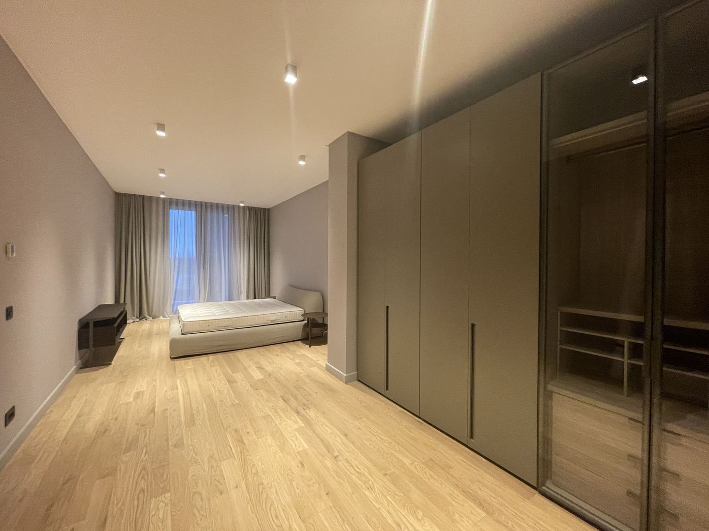 Unique Luxury Apartment | 4 Rooms | CITY VIEW - Poză 4