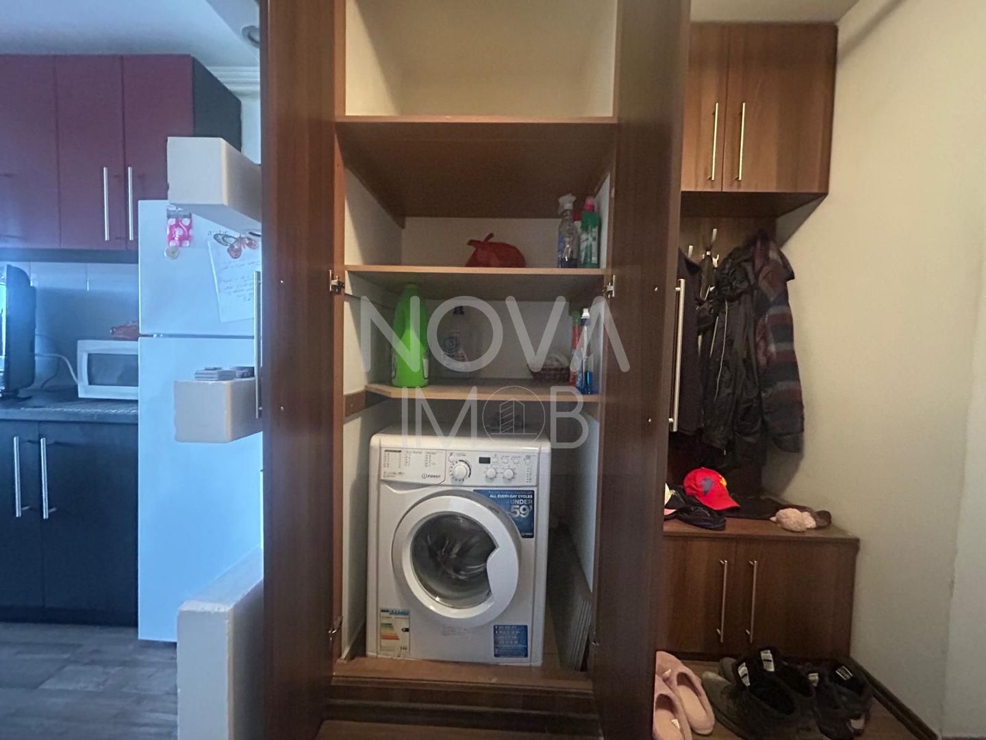Garsoniera 45 mp cu balcon, mobilata, utilata - zona Lazaret - Poză 8