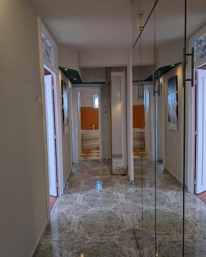 Calitate și spațiu: elegant, 90 mp, 1989, centrală proprie, parcare, priveliște - Poză 9