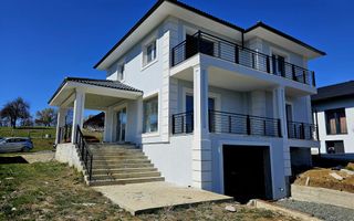 Vila Moderna cu 4 camere si 600 mp de curte, in Tocile - Poză 1