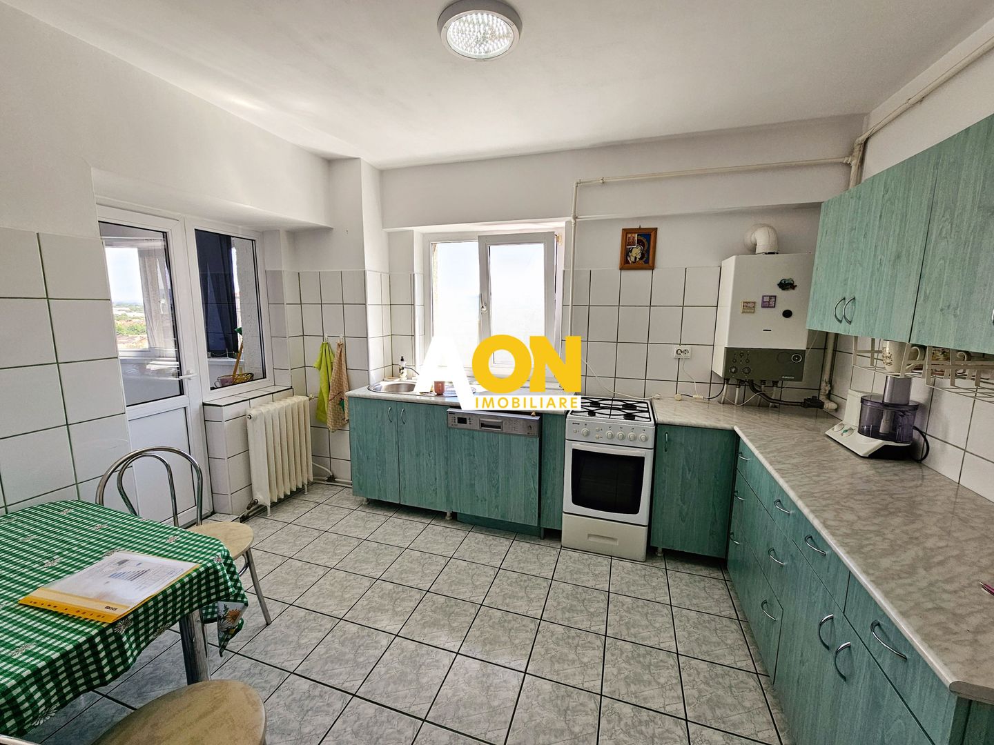 Apartament 2 camere mobilat, utilat, 67 mp utili + boxa, ultracentral - Poză 1