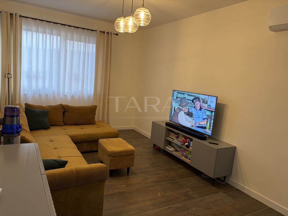 Apartament decomandat cu 3 camere, 2 terase de 10 mp, parcare și boxă. - Poză 1