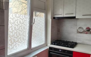 Mic la întreținere, bun la randament: apartament în Orșova - Poză 33