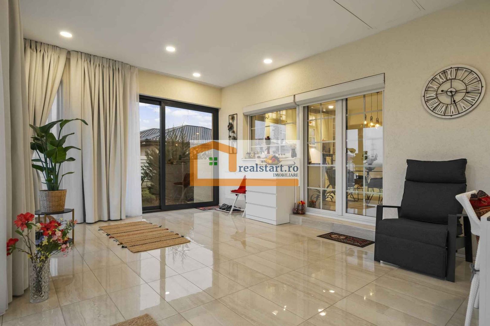 Langa Padure, Vila P+Pod , 1500mp teren,  terasa 40mp,  complex securizat - Poză 10