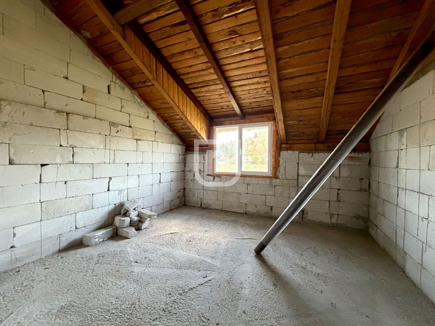 Casă 320 mp utili + 1143 mp teren, la roșu, Gura Humorului - Poză 8