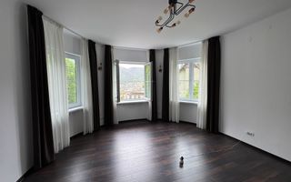 Apartament cu vedere spre Tâmpa, liniște și natură, în Centrul Istoric al Brașov - Poză 8