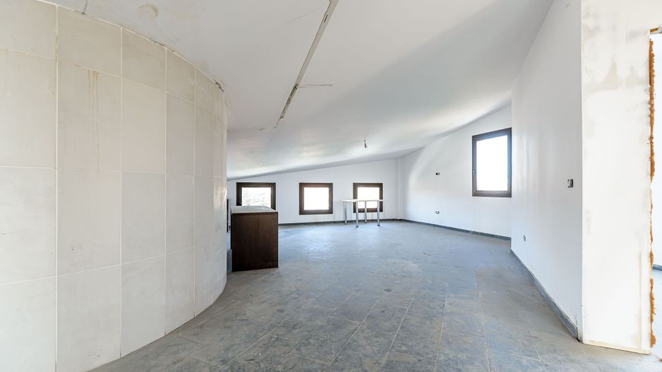 Clădire comercială în zona Grădiște. - Poză 38