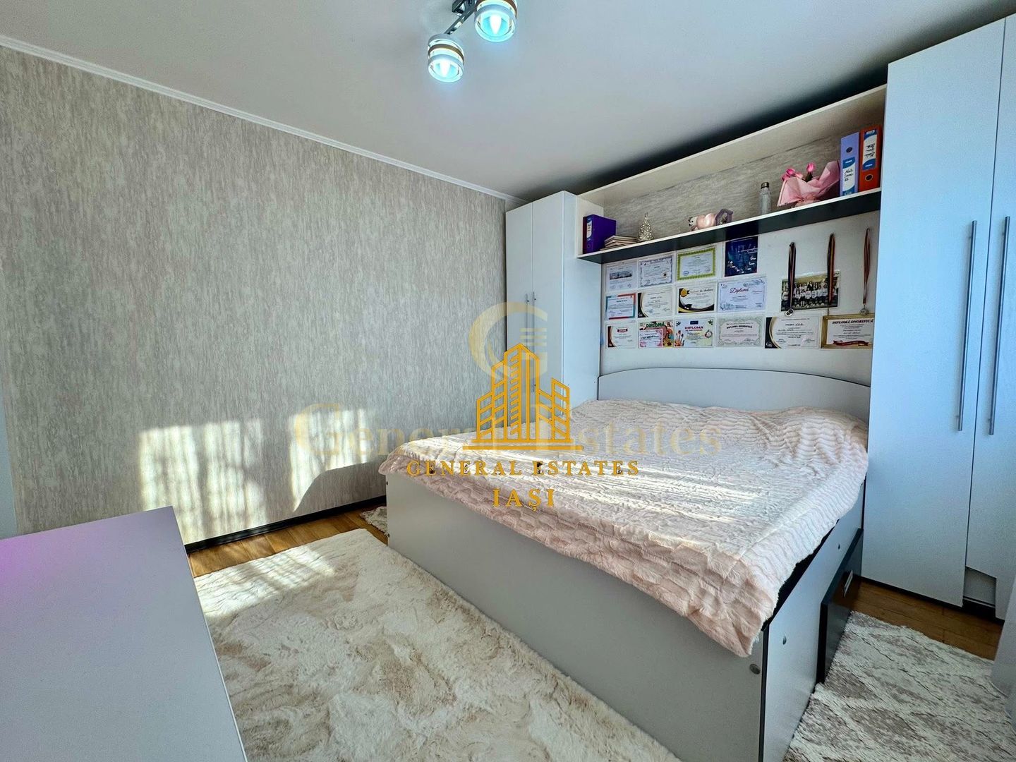 Vânzare apartament -Tătărași, Str. Vasile Lupu (Stația Flora) - Poză 2