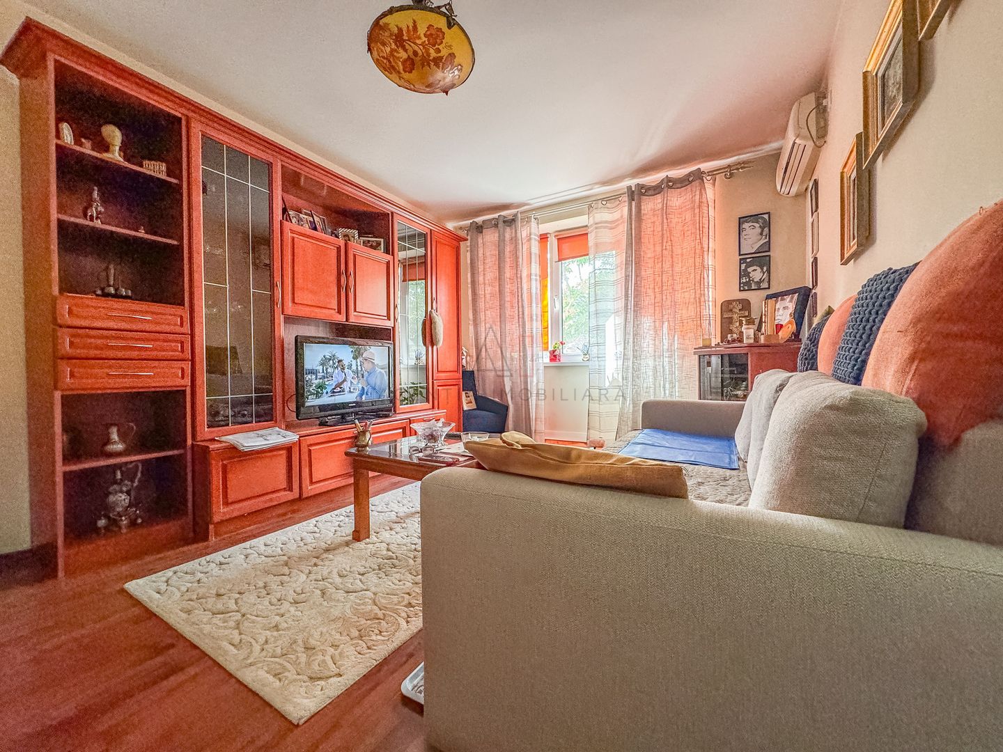 2 Camere Vatra Luminoasa -Zona Premium - Poză 2