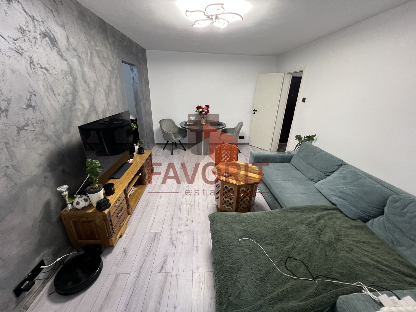 Apartament 3 camere | 2 bai | Zona Soarelui - Poză 2