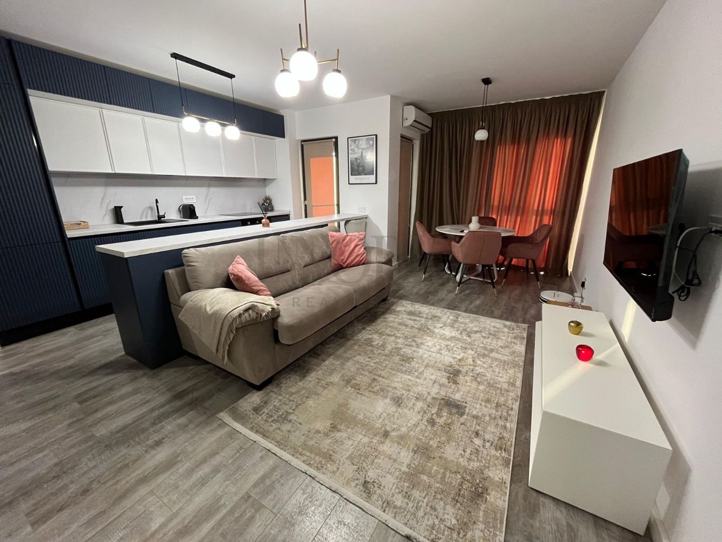 Apartament 2 camere modern | Expozitiei - Poză 1