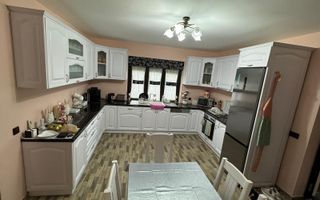 BRASADAS vinde casă individuala în zona 14 Mai. - Poză 4