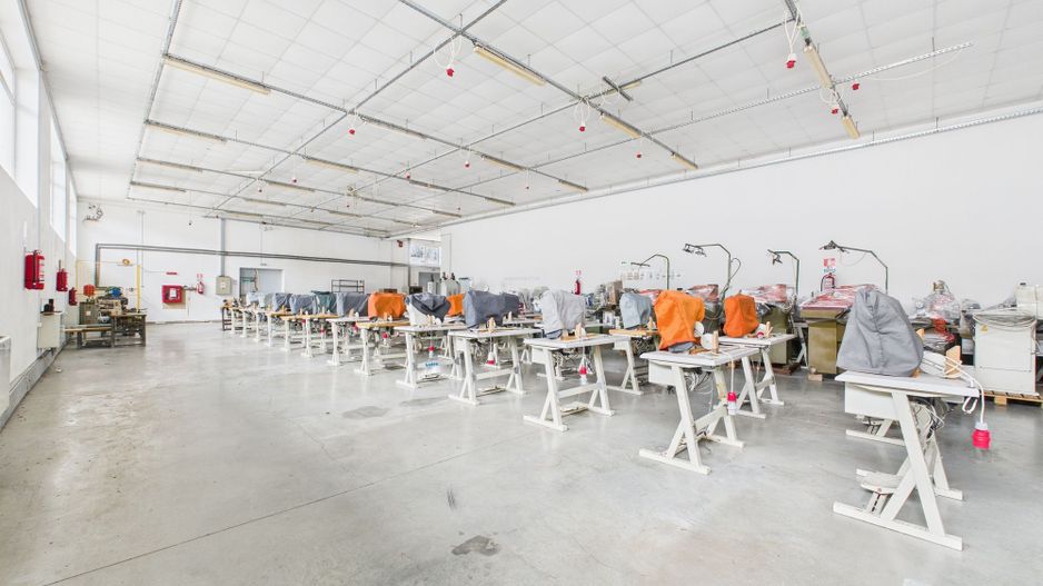 Teren 9.419 mp + hale 7.000 mp – Huși, Vaslui - Poză 8