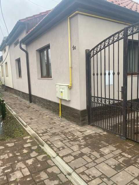 Casa de vanzare tip duplex,zona Closca. - Poză 1