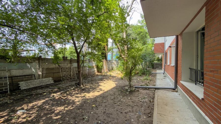 Apartament 3 camere, parter, 46mp + curte 30mp, in apropiere de Mega Mall - Poză 2