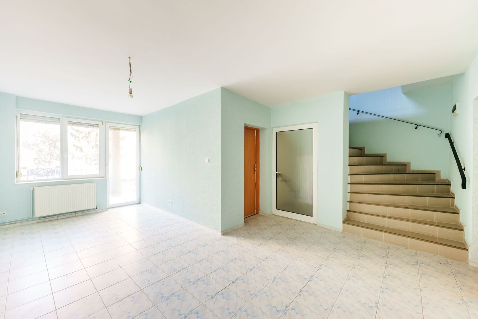 VÂNDUT! Casă cu destinații multiple în cartierul Aurel Vlaicu - Poză 1