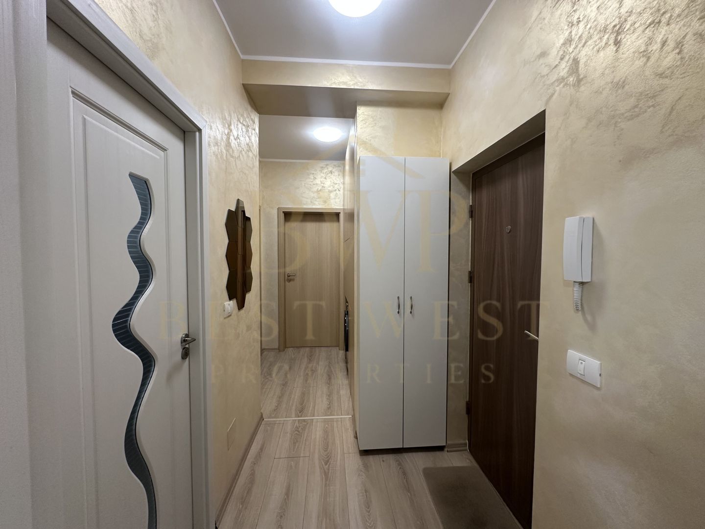 Apartament cu 2 camere, decomandat, curte, Giroc - Poză 8
