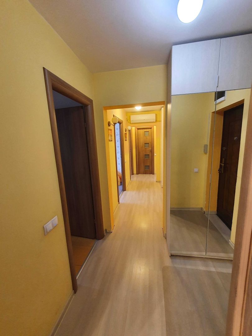 Vanzare Apartament 3 camere , 68 mp, renovat, vedere spate, Bd. Timișoara - Poză 4