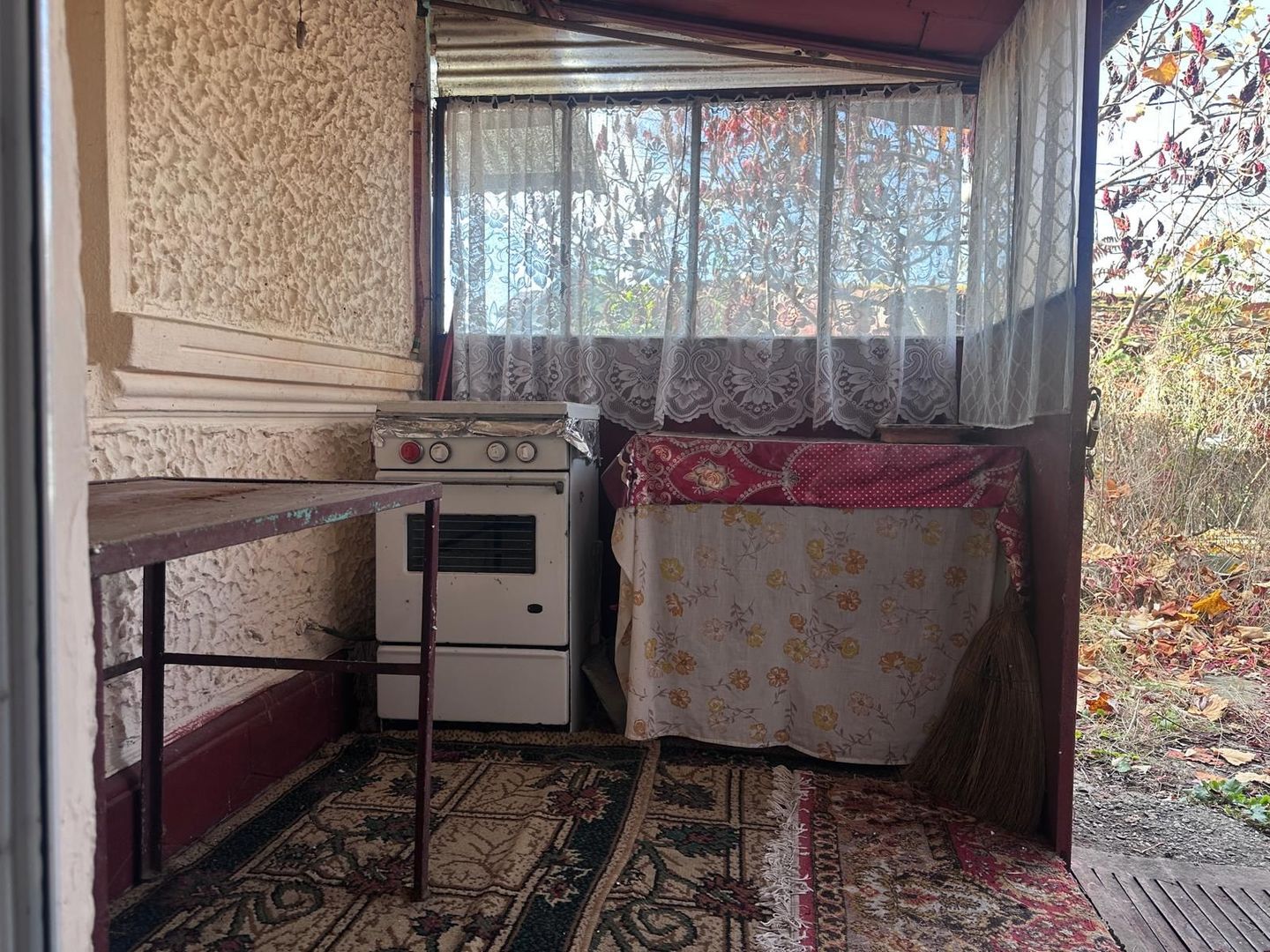 Vanzare casă cu teren mare în satul Cazaci – aproape de Târgoviște - Poză 10