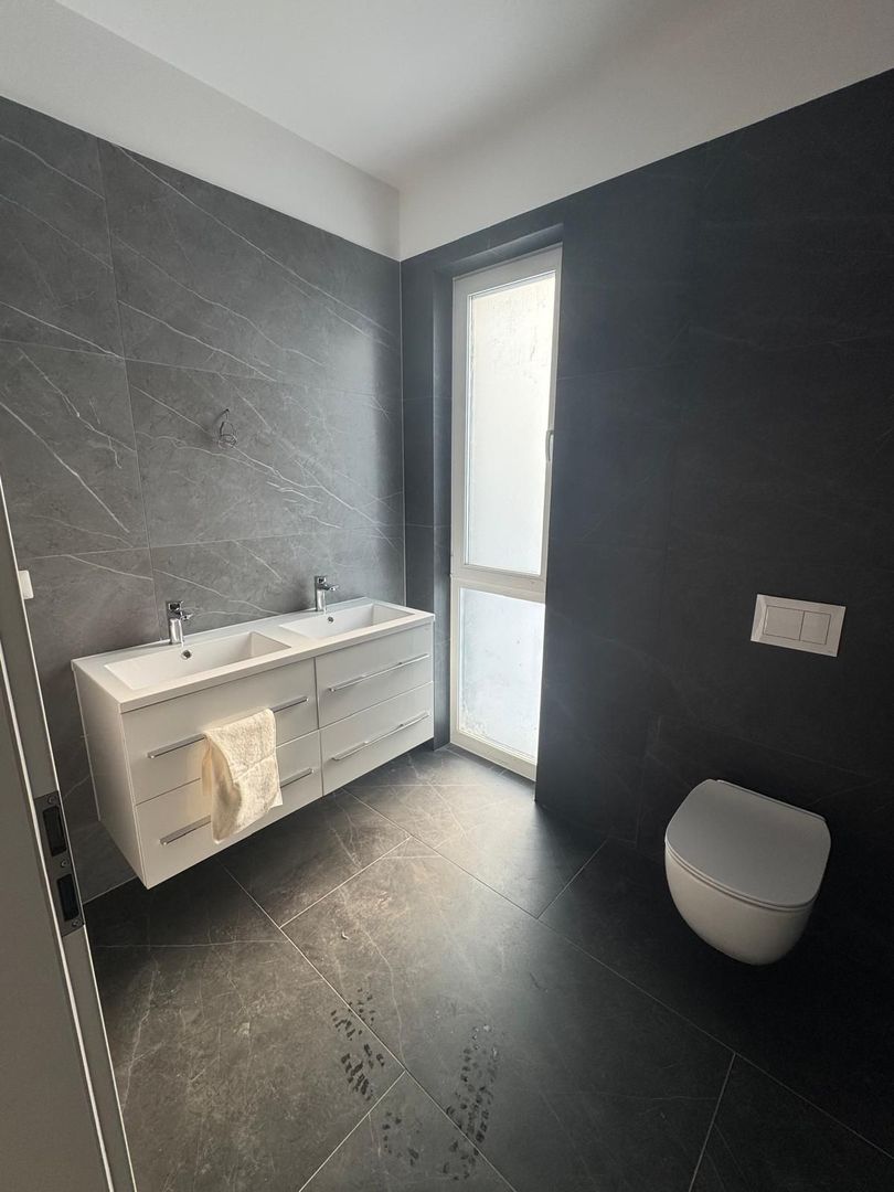 Duplex despărțit prin perete dublu/ Garaj - Poză 17
