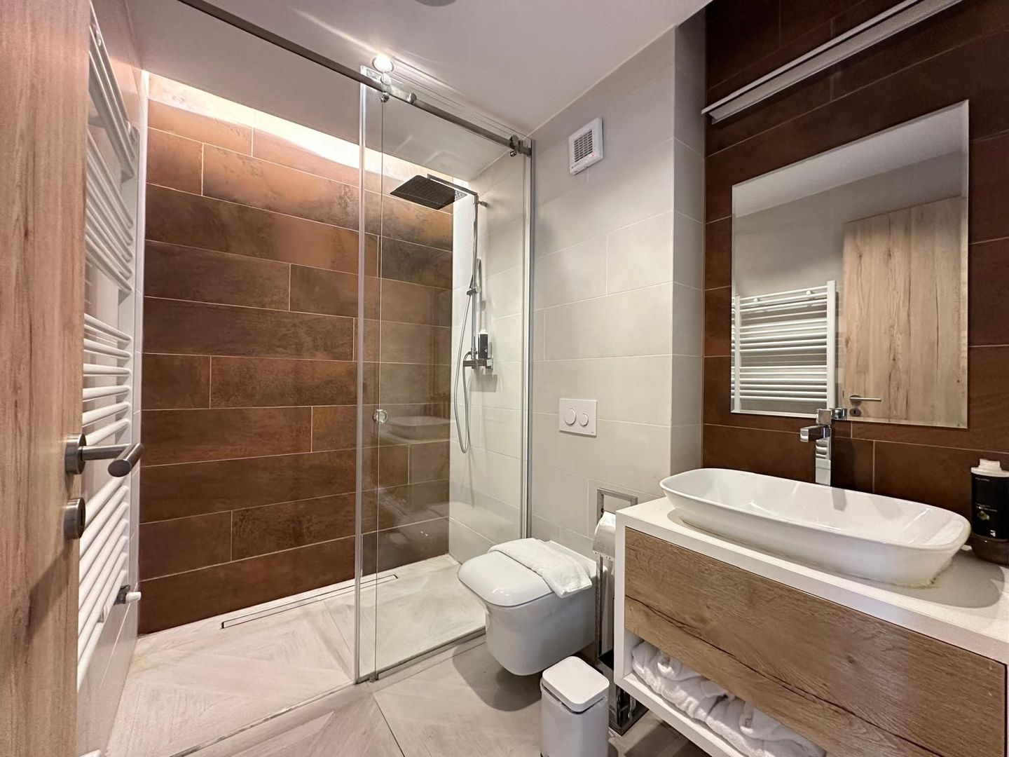 Vânzare penthouse LUX 4 camere cu terasa de 122 mp zona Coresi - Poză 11