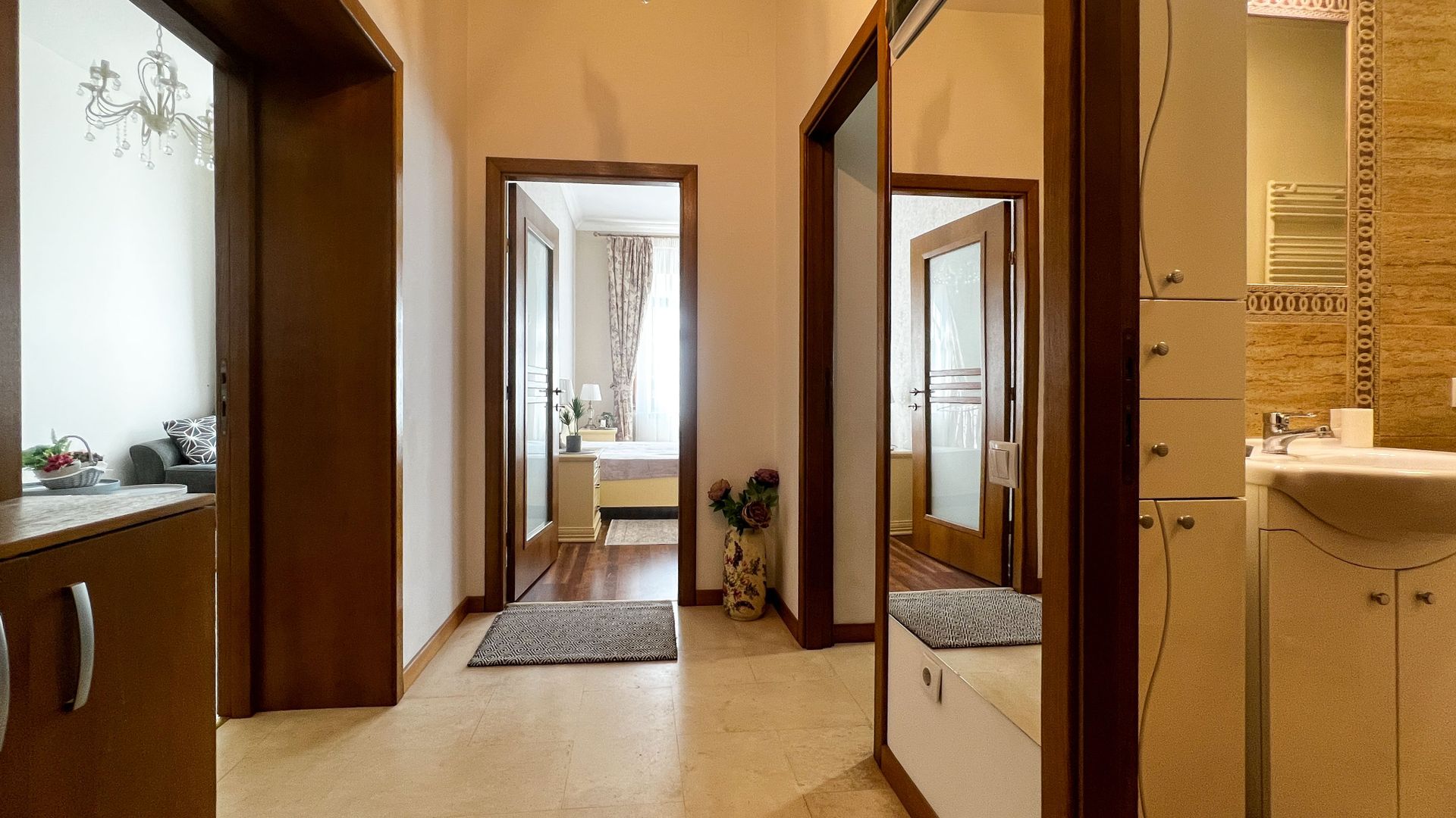 Apartament in casă - zonă centrală! - Poză 6