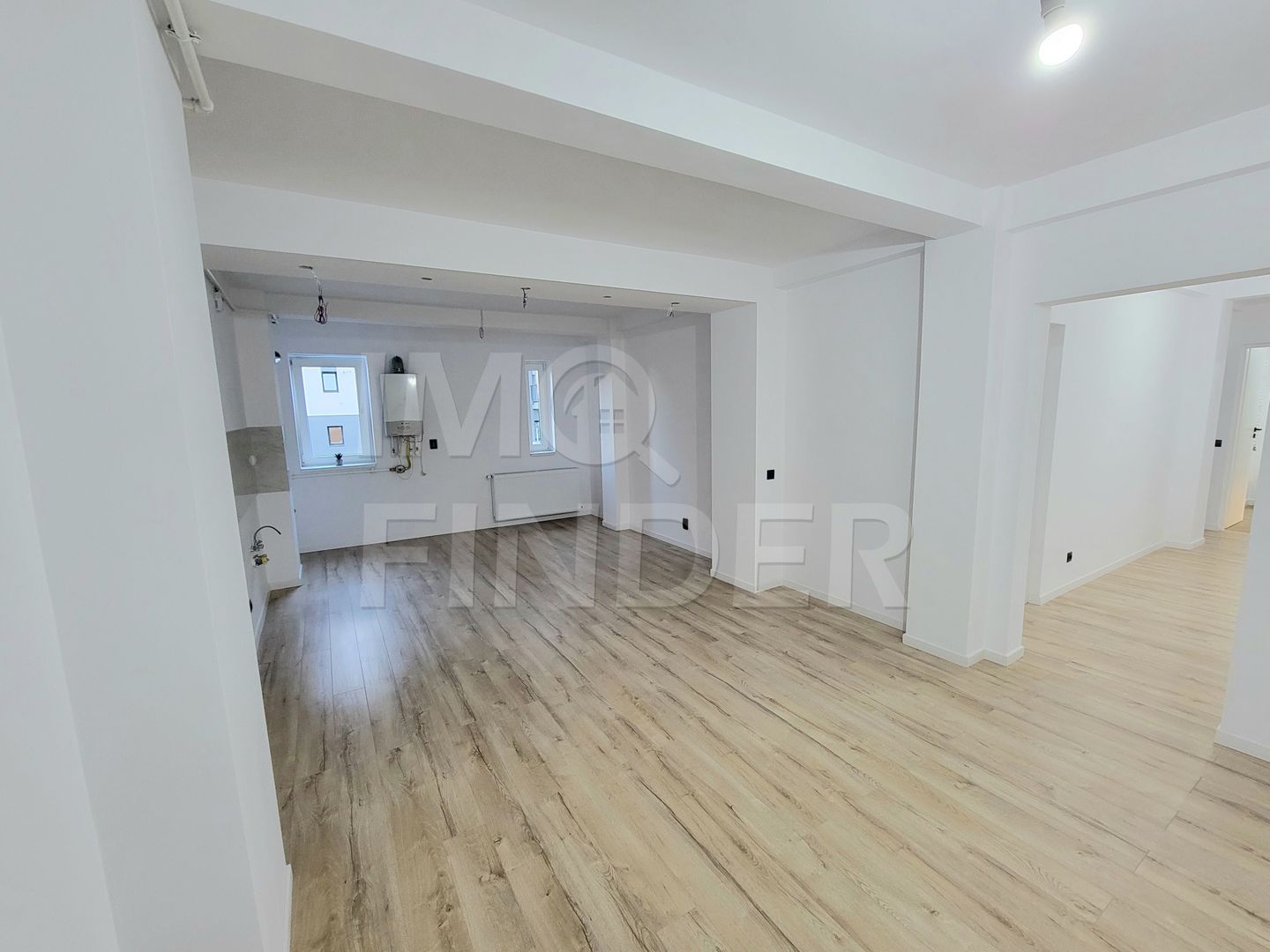 Vanzare apartament 3 camere, parcare, zona FSEGA, Iulius Mall - Poză 2