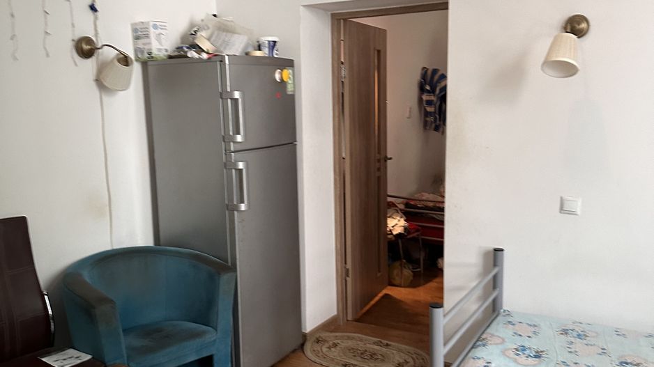 Apartament 2 camere - baie si bucatarie separate, singur pe etaj. - Poză 9