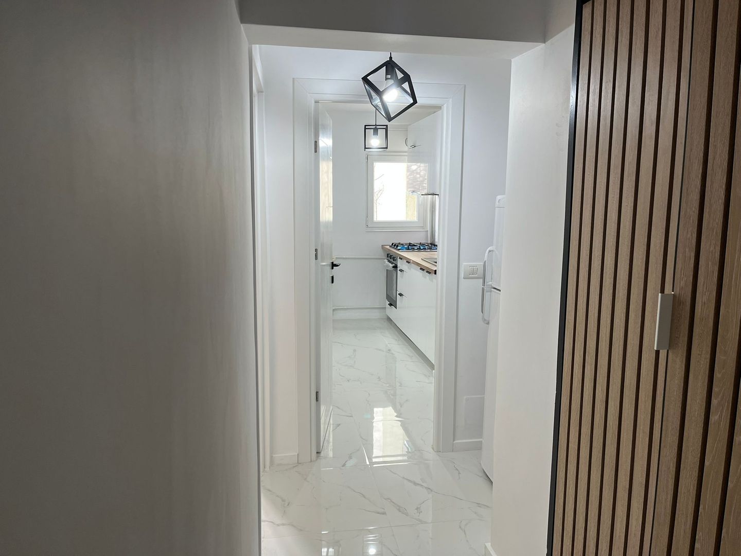 AP. 3 CAMERE - COLENTINA, BLOC REABILITAT, BUCATARIE INCHISA, MODERN - Poză 9