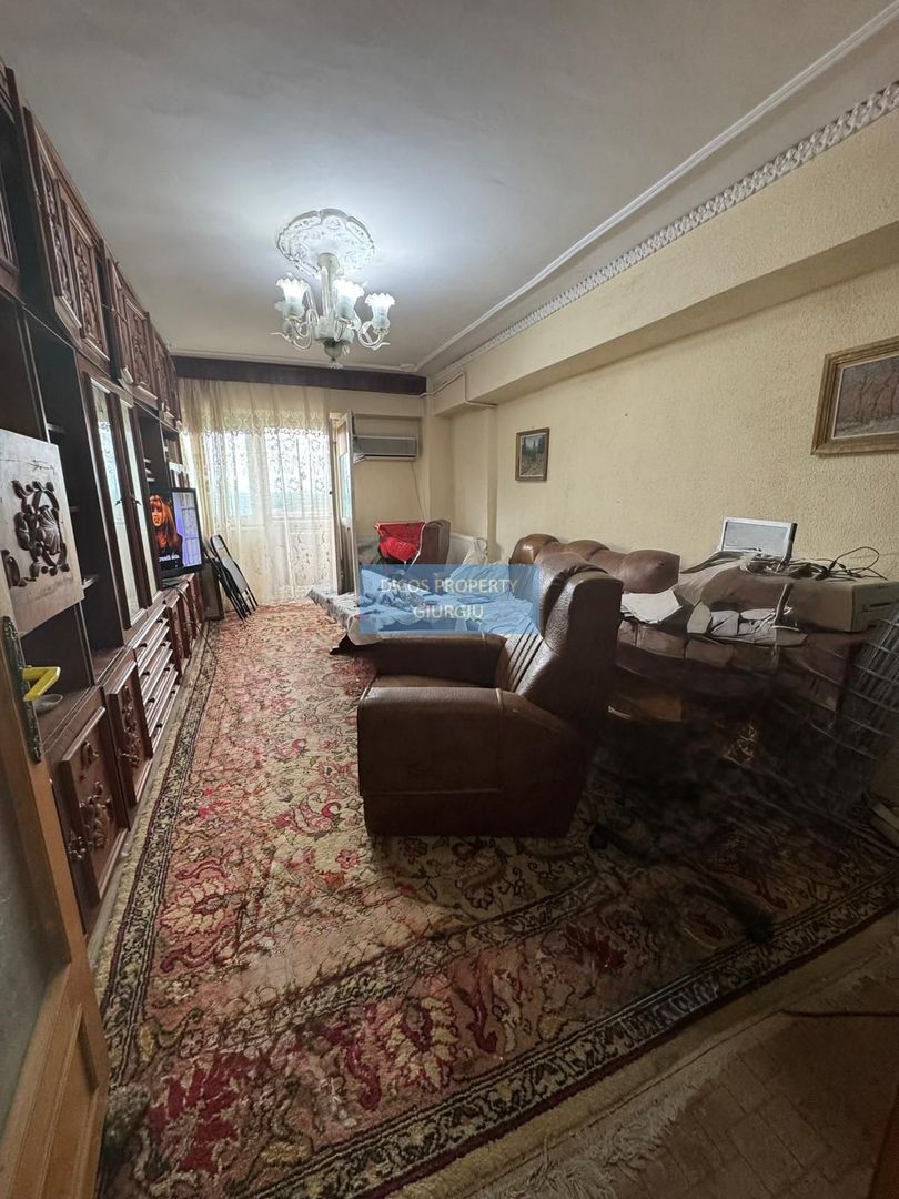 Apartament 4 Camere – Lângă Liceul Maiorescu, Giurgiu - Poză 2