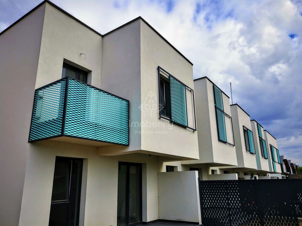 Summer Residence - Poză 3