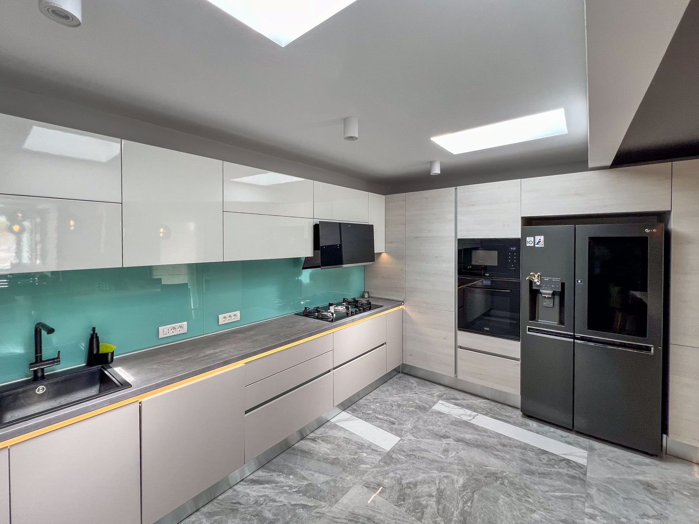 NEW VILLA TO RENT |  Vila premium cu piscina și jacuzzi încălzite - Poză 33