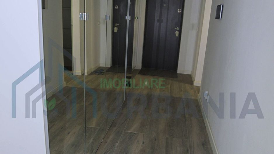 Apartament spatios renovat, Podu Iloaiei - 4 camere, pret 150.000 EUR - Poză 2