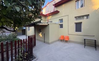 Căsuță interbelică în Cartierul Evreiesc | 225 mp teren | Curte liberă 135 mp - Poză 2