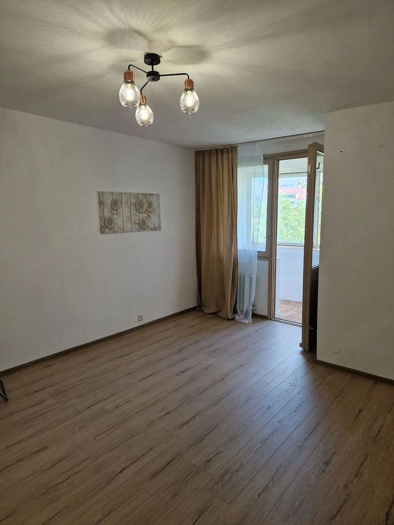 Garsonieră Titan, etaj 4, bloc reabilitat, preț negociabil - Poză 1