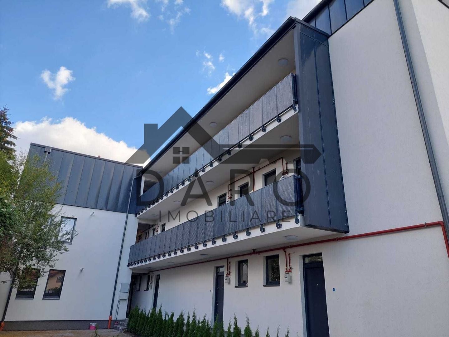Inchiriez studio in centru, bloc nou, modern amenajat - Poză 8