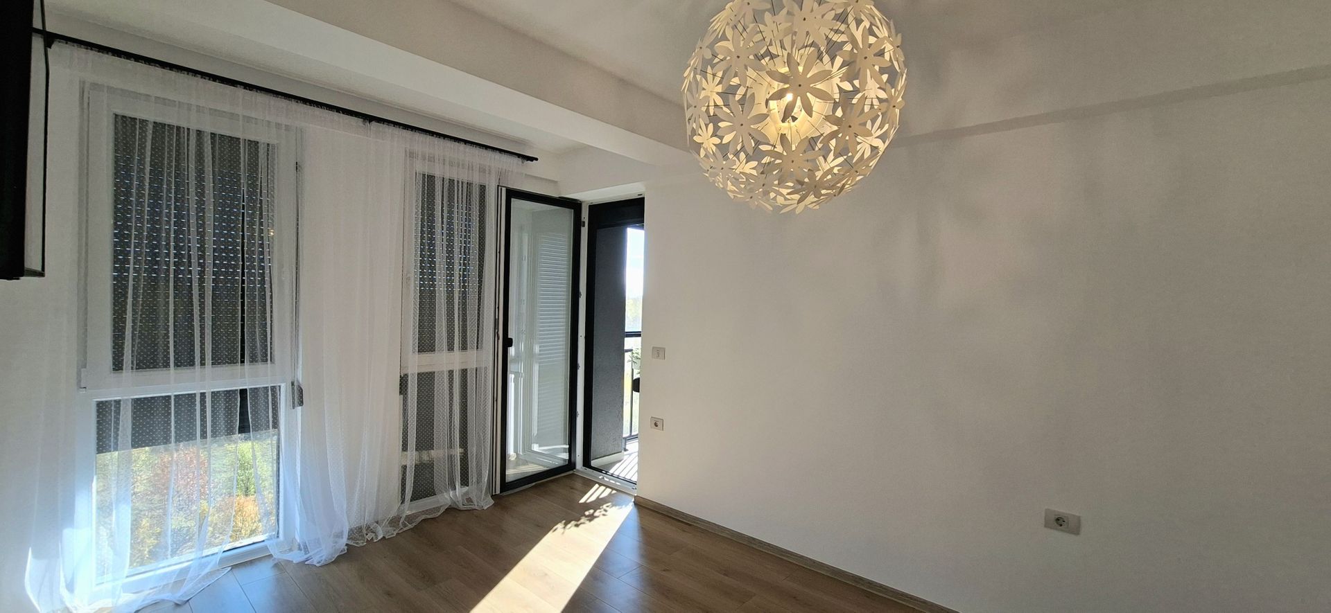 Apartament cu 2 camere si loc de parcare subteran - Poză 13