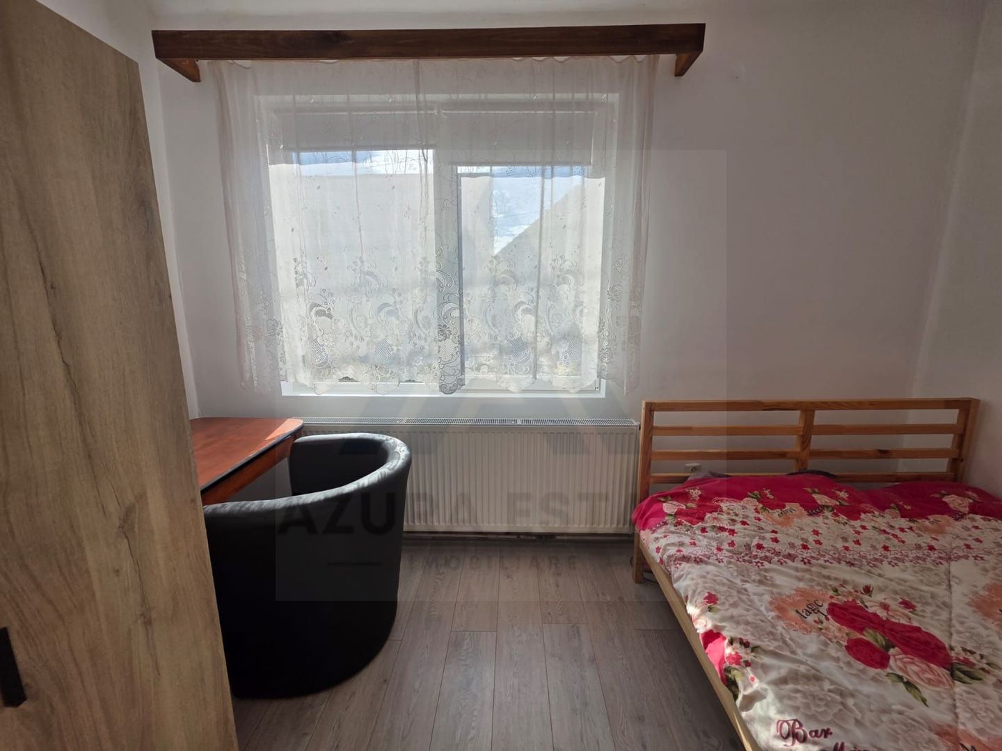 Studio la curte utilat complet cu terasa  zona Lazaret - Poză 5