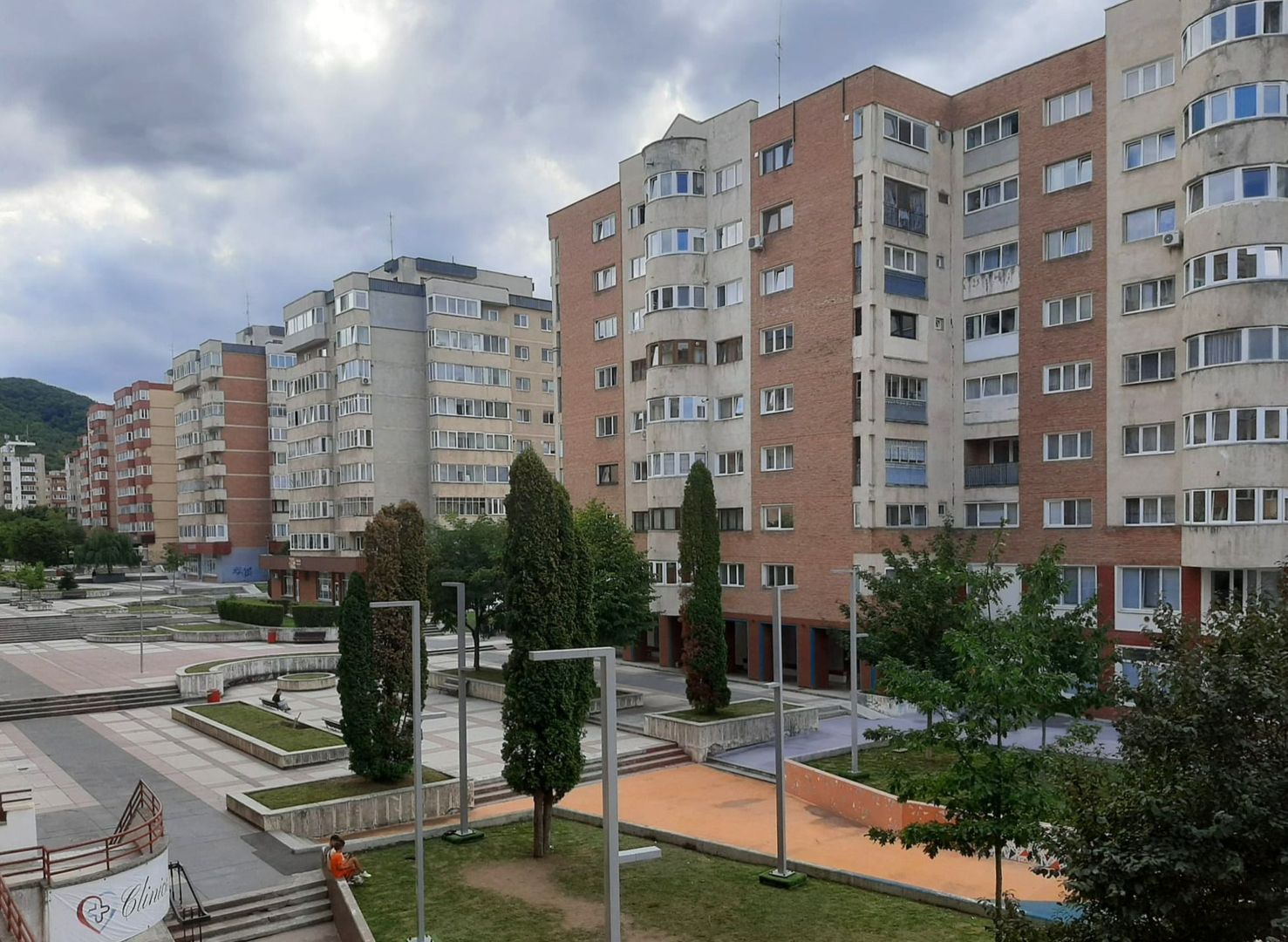 Vanzare 3 camere complet renovat zona pietonala Racadau - Poză 1