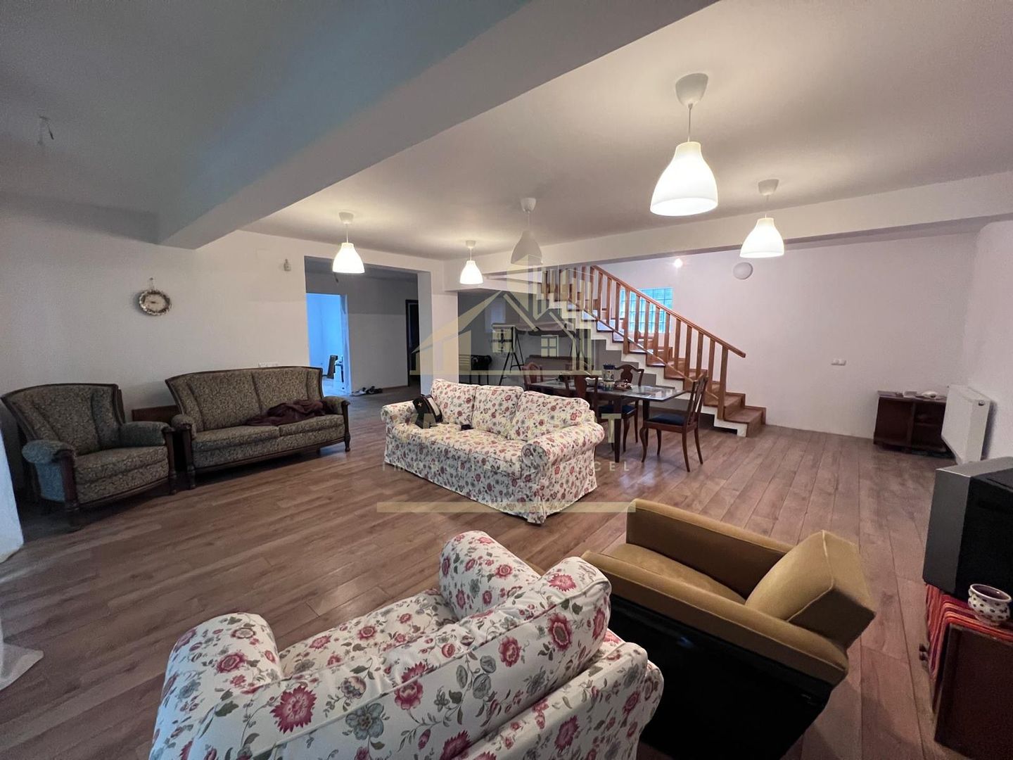 VILA 6 CAMERE 270 MP TEREN 1044 MP CÂMPULUNG, 0 COMISION CUMPARATOR - Poză 42