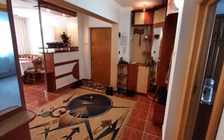 Apartament 3 camere, zona Bd.George Enescu , et.1, mobilat/utilat, pret negociabil ! - Poză 6