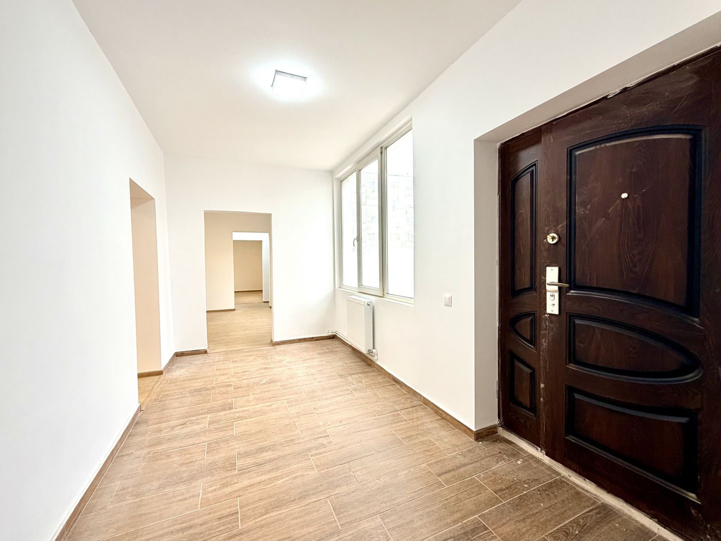 Spațiu comercial de închiriat – artera principală în nordul orașului. - Poză 14