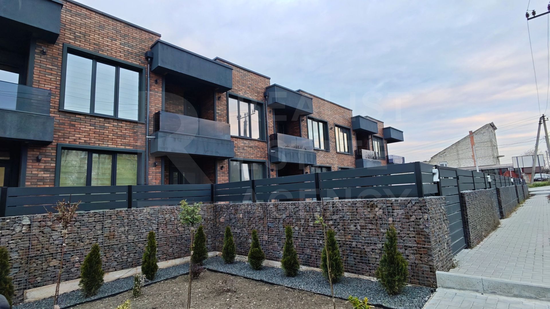Vânzare, Townhouse 5 camere ,str. 31 August, Ialoveni - Poză 1