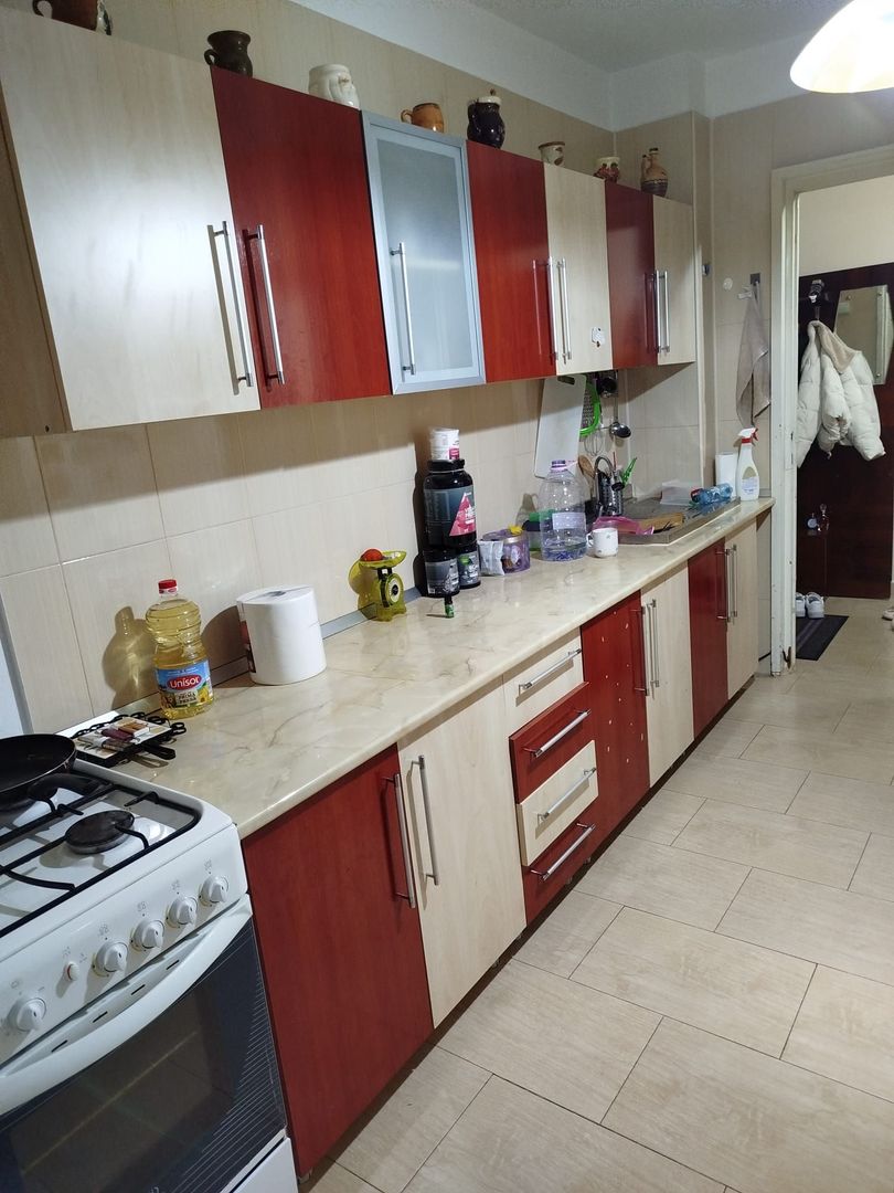 Apartament 3 camere de vânzare – Piața Centrală, etaj 3 - Poză 2