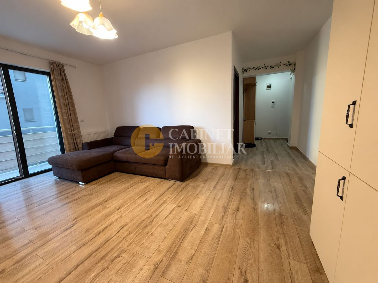 2 CAMERE DECOMANDAT--ETAJ 1--LOC DE PARCARE --ROND PACURARI - Poză 3