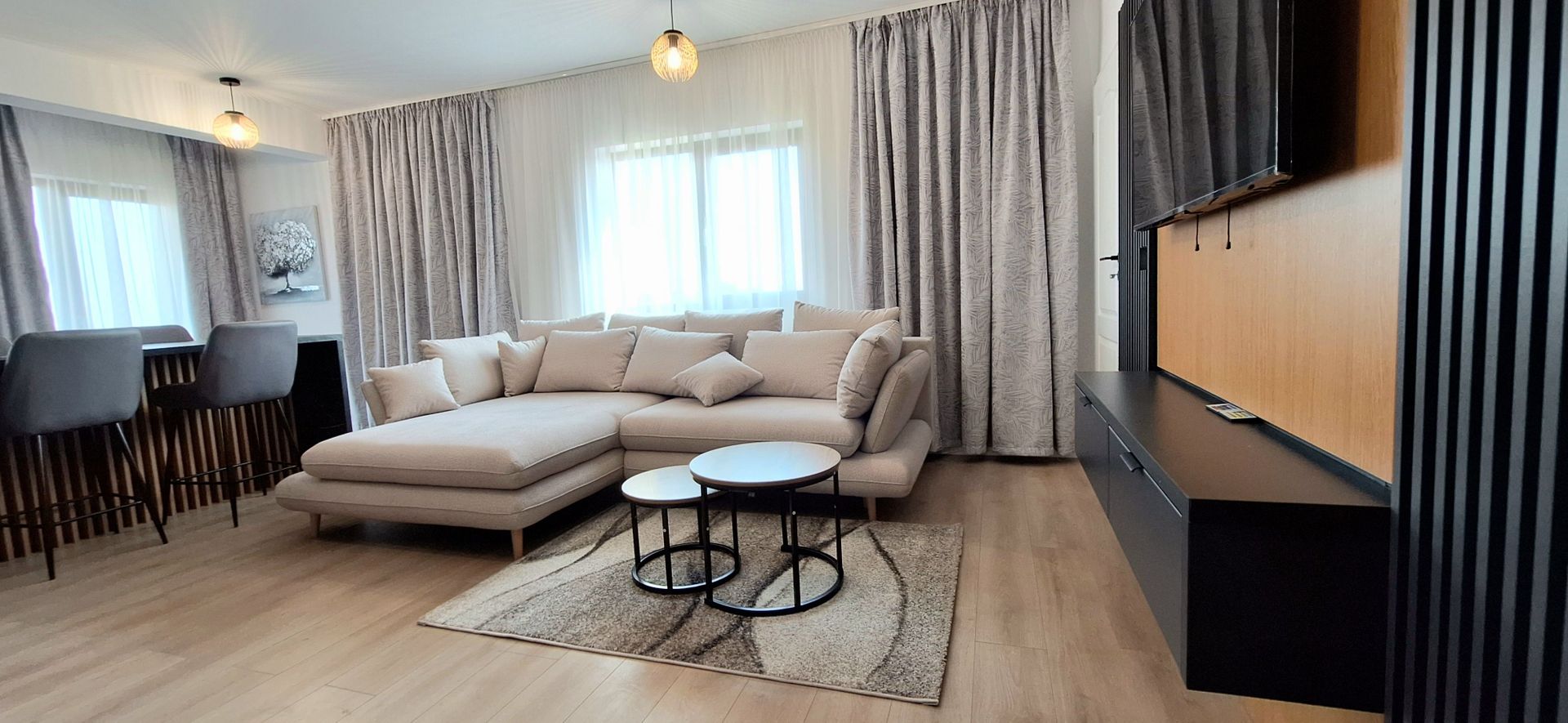 Apartament nou mobilat cu 2 locuri de parcare - Poză 2